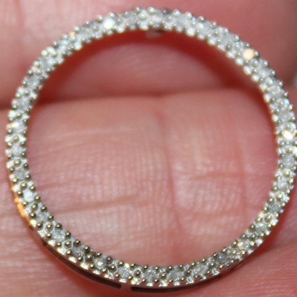Solid 10K white gold marked 10K clear gemstones circular pendant - Picture 2 of 4